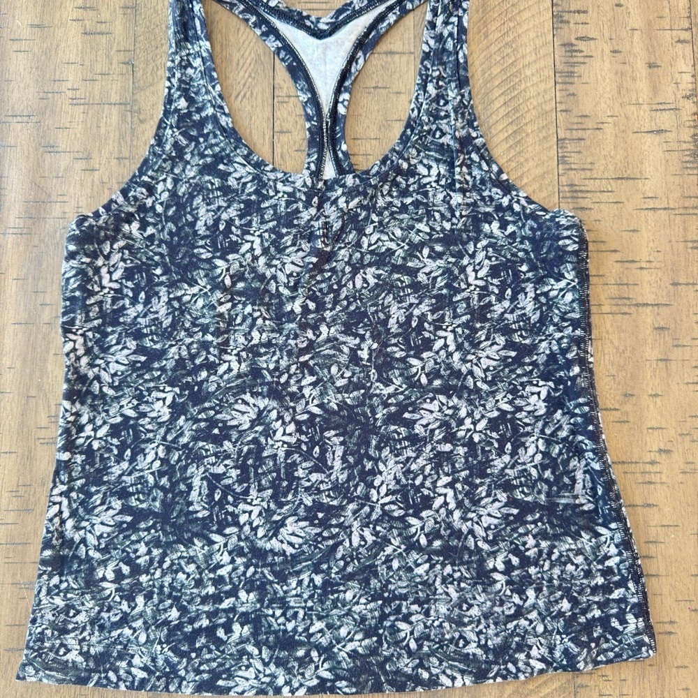 Lululemon Athletica Black and White Patterned Tank Top - Picture 3 of 8